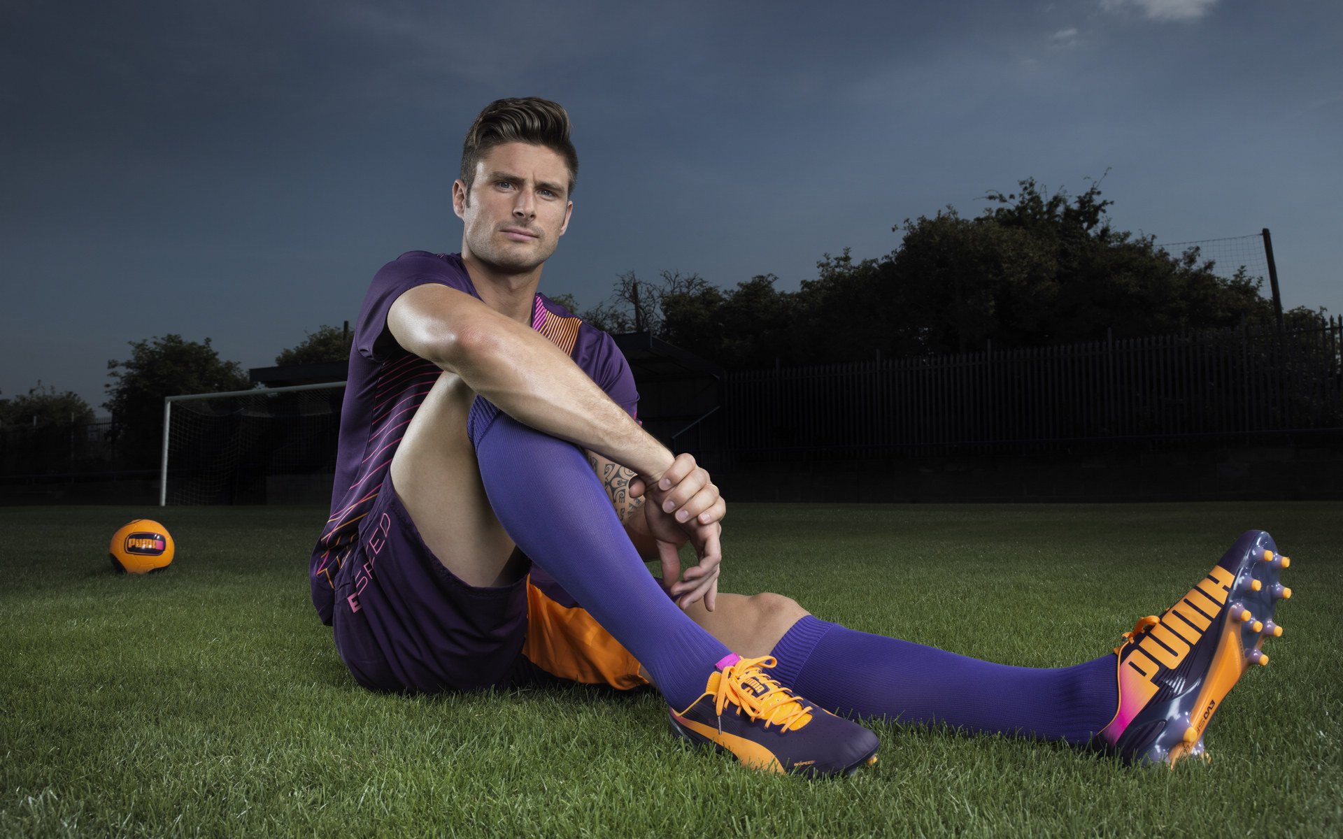 国家队在赛后对年轻球员的表现给予积极评价,足球青少年国家队队员