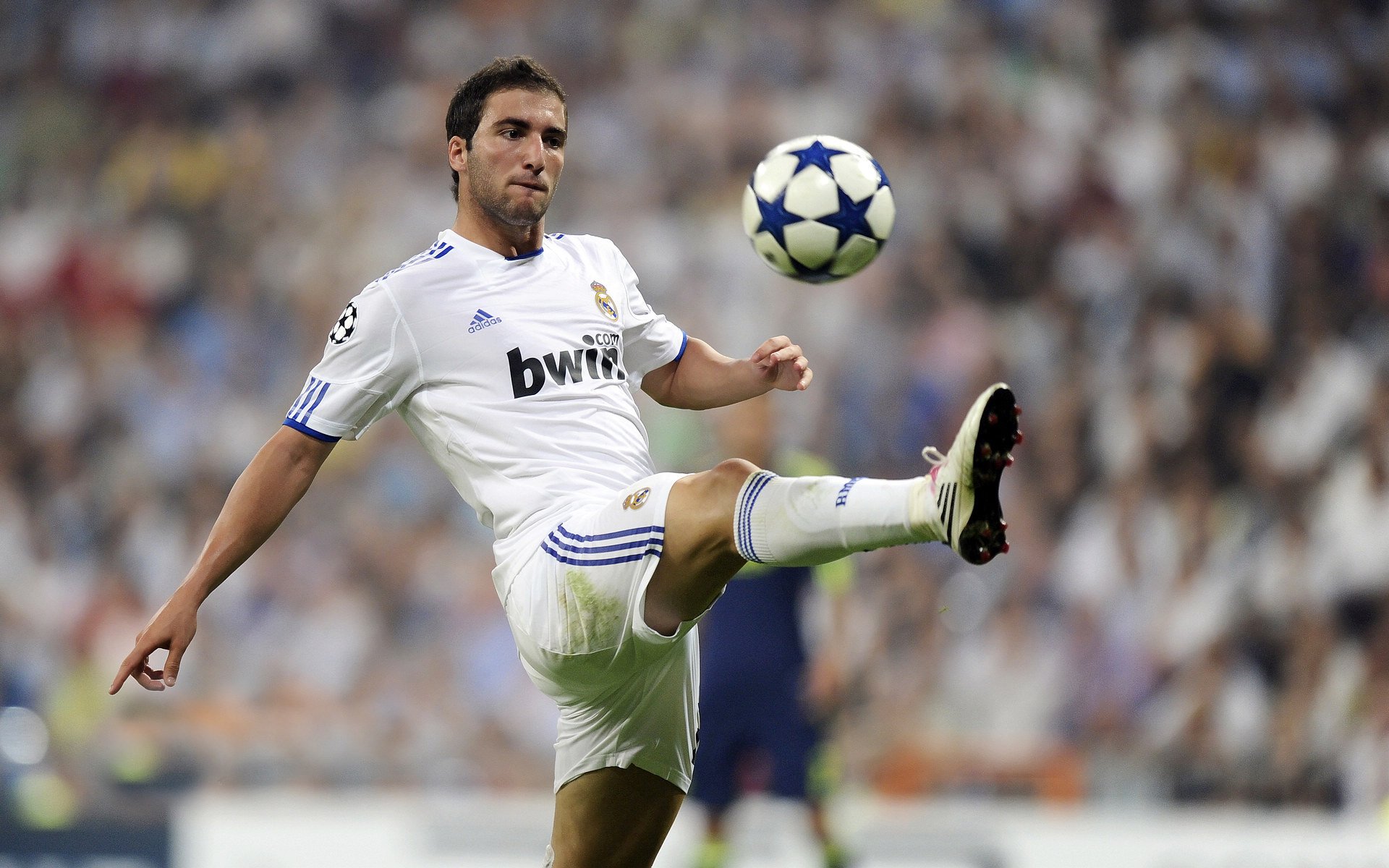 战术大揭秘：各豪门如何应对最后冲刺？